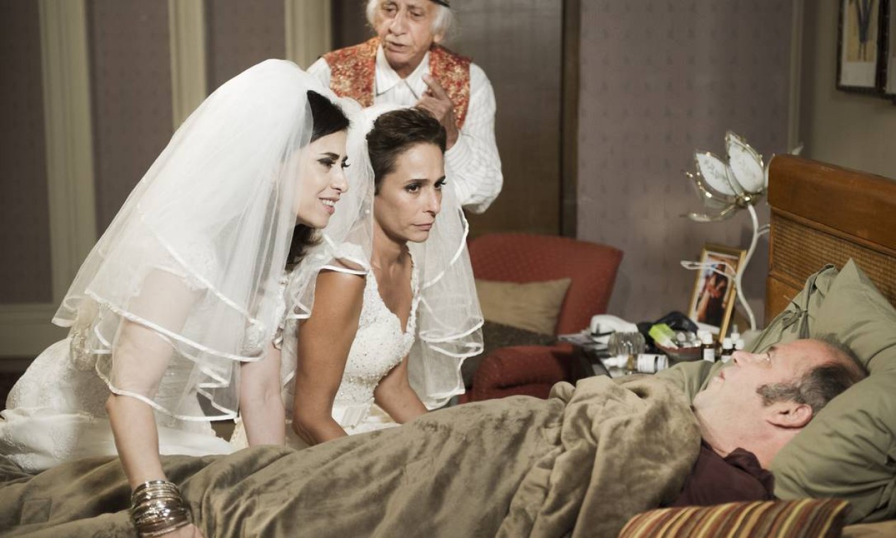 Andréa Beltrão, como Sueli, na série "Tapas & beijos", com Fernanda Torres, Otávio Muller e Flávio Migliaccio. Programa teve cinco temporadas Foto: Divulgação