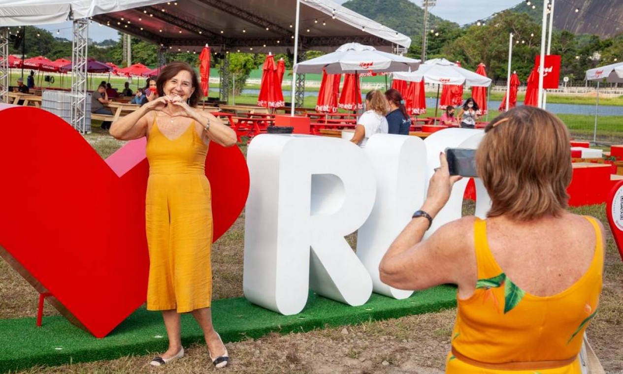 Placa “amo Rio” é parada obrigatória para um (ou vários) cliques durante o evento Foto: Bruno Kaiuca / Agência O Globo