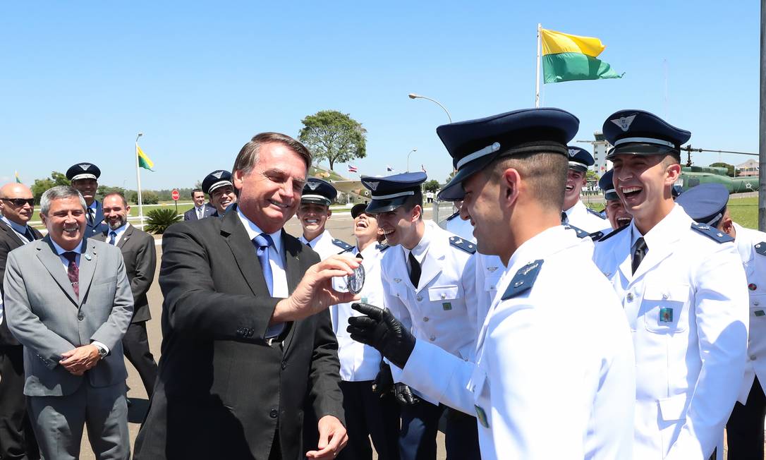 Bolsonaro em cerimônia de formatura de oficiais da Marinha. Foto: Isac Nobrega / Presidência da República