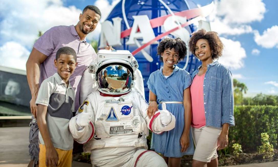 O Kennedy Spacer Center, em Cabo Canaveral, na Flórida, volta a promover o encontro de visitantes com astronautas após quase dois anos Foto: Divulgação