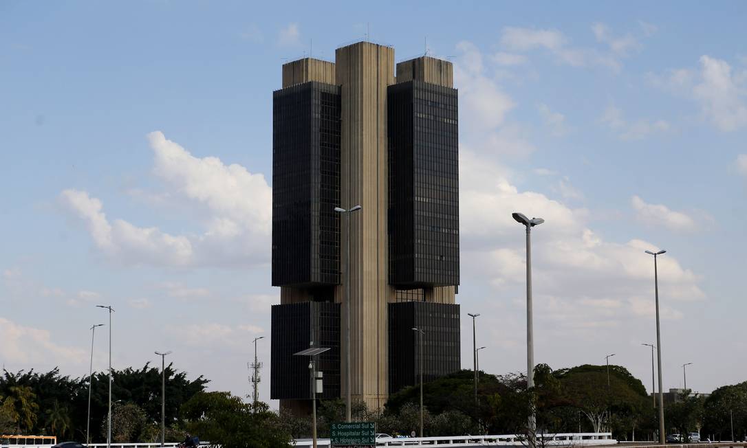 BC registrou US$ 1,5 bilhão entrando no mercado financeiro em outubro Foto: Jorge William / Agência O Globo