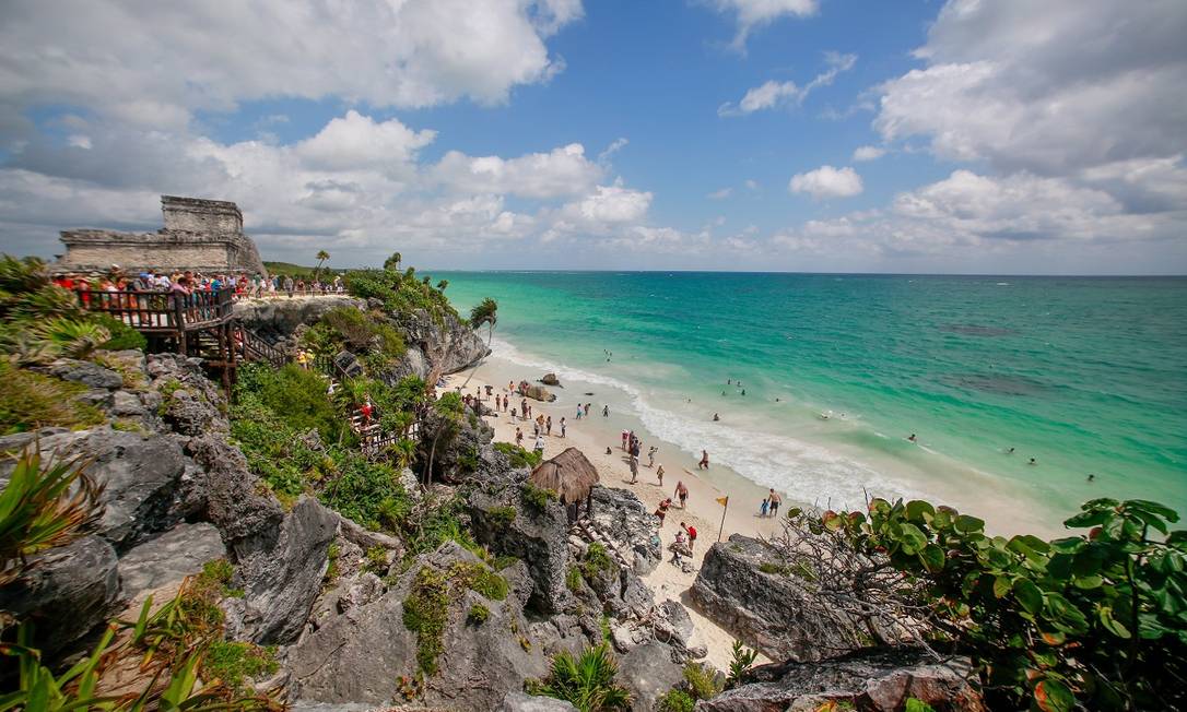 Ruínas de Tulum, de frente para o mar, um dos destaques da Riviera Maya, no Caribe mexicano Foto: Pedro Kirilos / Agência O Globo