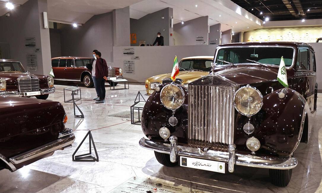 O Rolls-Royce Phantom Model 4 de 1956 usado em cerimônias da antiga família real do Irã Foto: ATTA KENARE / AFP