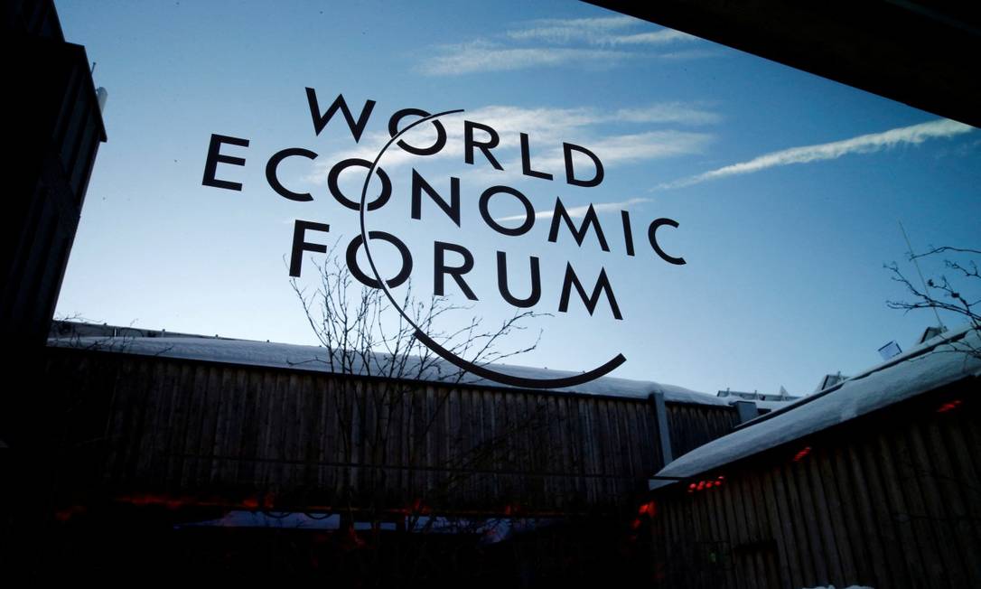 Fórum Econômico Mundial é adiado Foto: DENIS BALIBOUSE / REUTERS