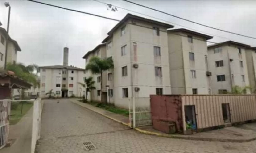 Condomínio em Joinville foi invadido por três homens armados, um deles vestido de Papai Noel Foto: Reprodução