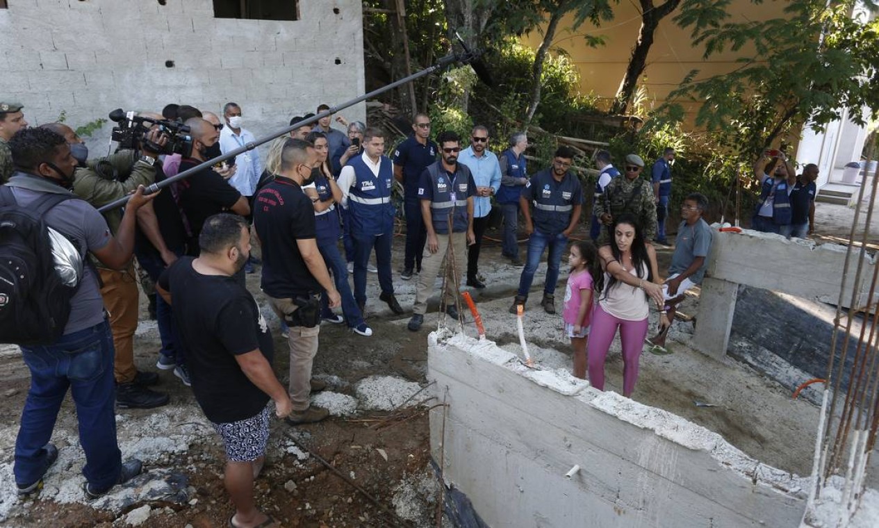 Operação na Muzema, no Itanhangá, vai demolir construções que somam R$ 7 milhões Foto: Fabiano Rocha / Agência O Globo