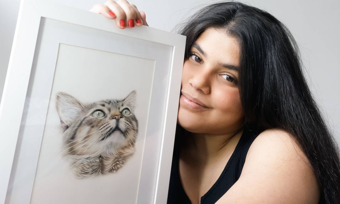 
Artista. Apaixonada por animais, Renata se inspirou em um de seus três gatos para fazer seu primeiro trabalho
Foto: Divulgação