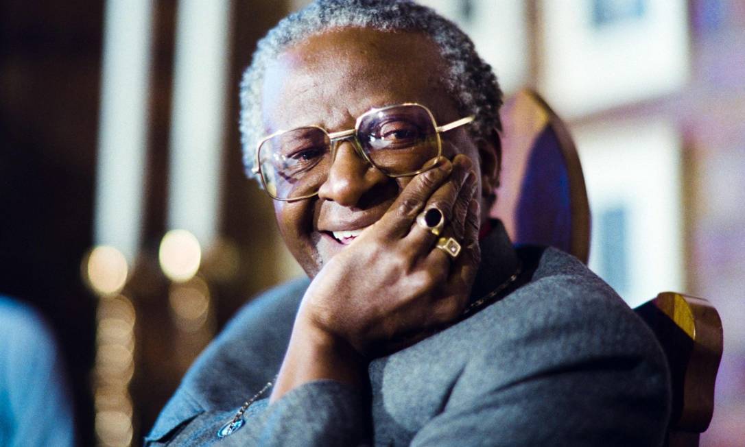 Desmond Tutu era considerado &#039;bússola moral da nação&#039; por sua luta baseada na resistência não violenta Foto: TREVOR SAMSON / AFP