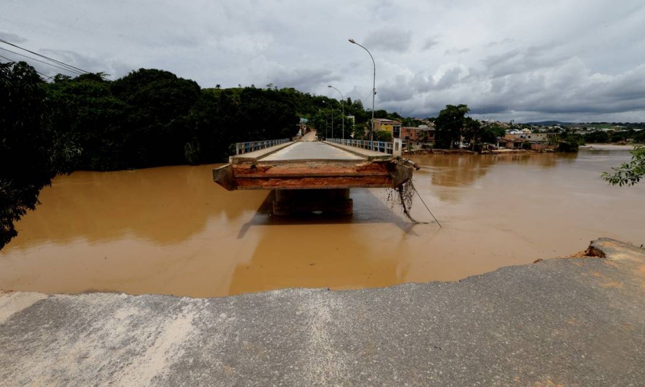 Ponte rompeu em Jucuruçu Foto: Manu Dias / Governo da Bahia