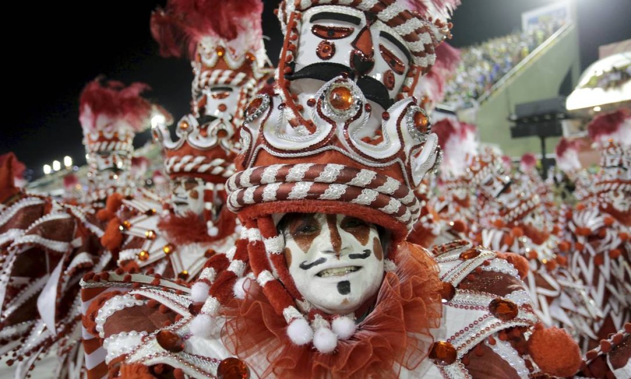 Porque carnaval em abril 3