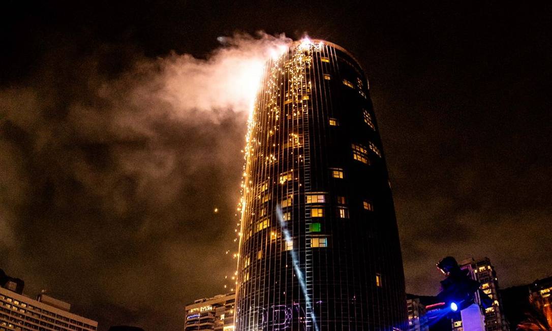 A cascata de fogos do Hotel Nacional Foto: Divulgação