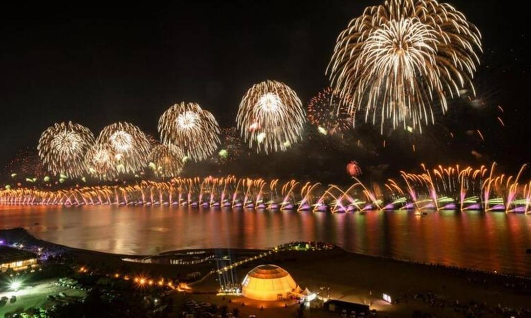 Emirados Árabes Unidos batem cinco recordes do Guinness com fogos de artifício Foto: Reprodução