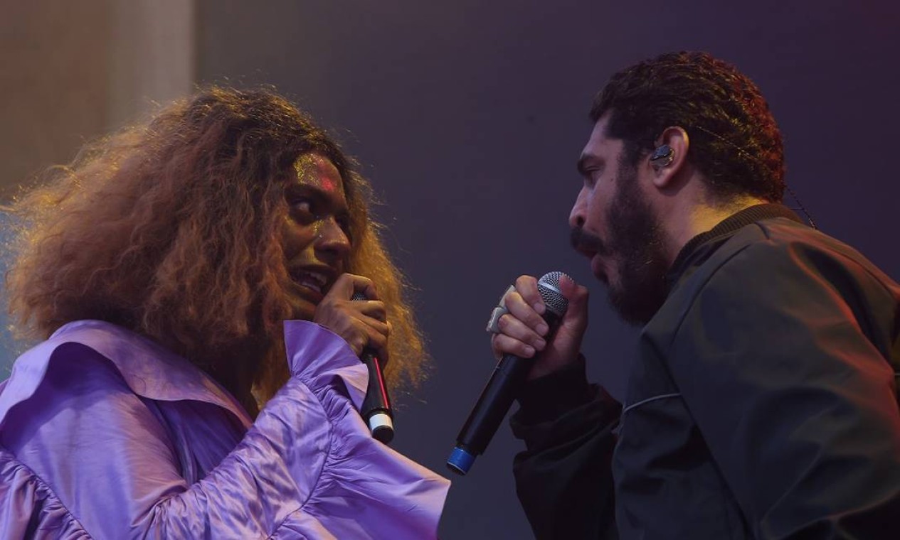 Liniker e Criolo no palco do Itaú no Rock in Rio 2019 Foto: Pedro Teixeira / Agência O Globo