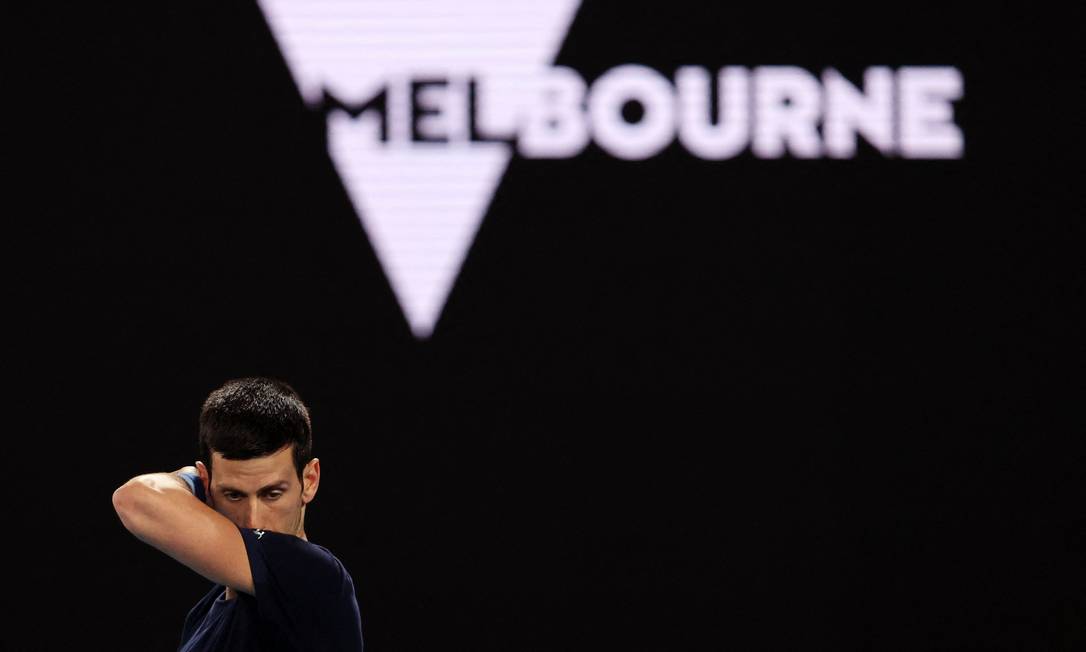 Governo da Austrália voltou a cancelar visto de Djokovic Foto: MARTIN KEEP / AFP