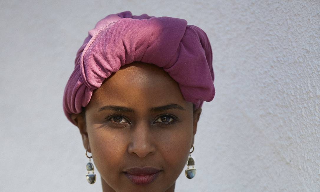 A escritora somali Nadifa Mohamed, autora de "O pomar das almas perdidas" Foto: Divulgação/Sean Seng