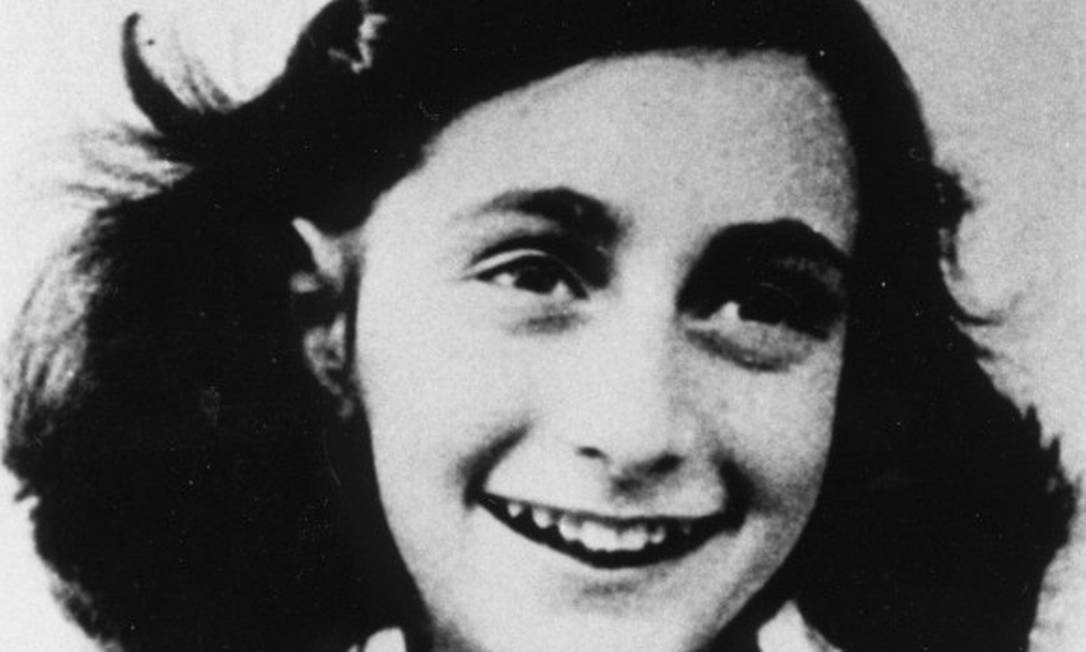 Para fugir dos nazistas, judia Anne Frank passou dois anos com a família em esconderijo e fez registros desse período em diário Foto: Divulgação/Agência O Globo