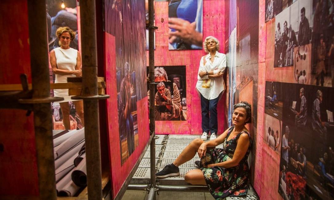 Exposição “Antes e depois dos espetáculos”, com curadoria de Bia Lessa, propõe um mergulho pelas veias do teatro Foto: Guito Moreto / Agência O Globo