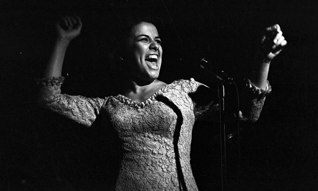 Elis Regina/16-08-1965 Foto: Arquivo / Agência O Globo