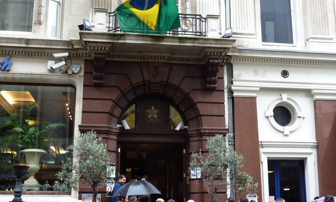 Consulado do Brasil em Londres em dia de eleição Foto: Sérgio Gilz 