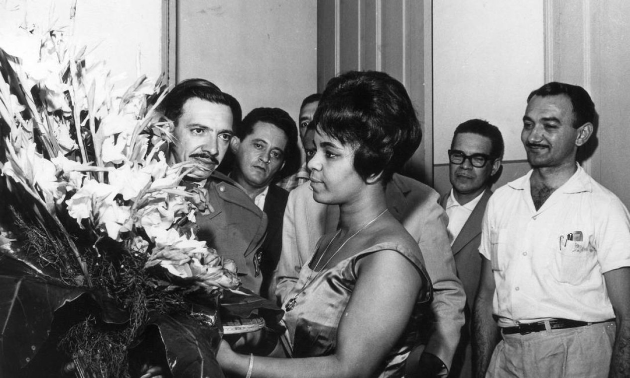 Elza Soares em 1964 Foto: Editoria Globo / Agência O Globo