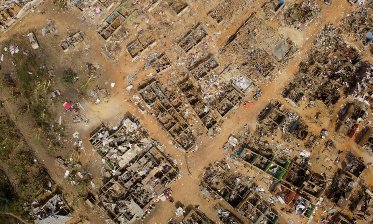 Imagem aérea mostra casas destruídas após a explosão Foto: COOPER INVEEN / REUTERS