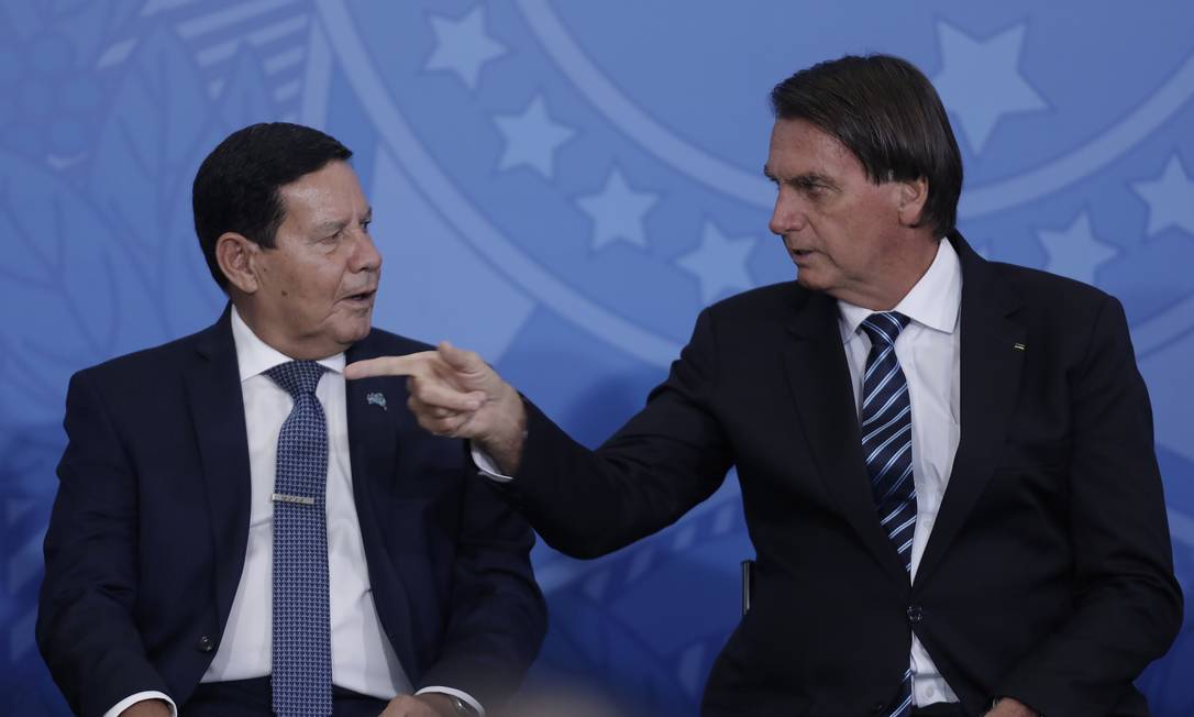 Bolsonaro e o vice-Hamilton Mourão Foto: Cristiano Mariz / Agência O Globo