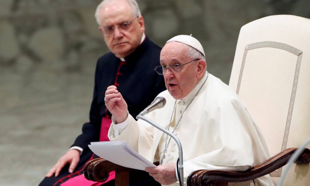 Papa Francisco pede que pais 'não condenem' filhos gays durante Foto: REMO CASILLI / REUTERS