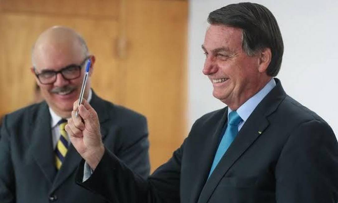 O ministro da Educação, Milton Ribeiro, e o presidente Jair Bolsonaro Foto: Reprodução/Facebook