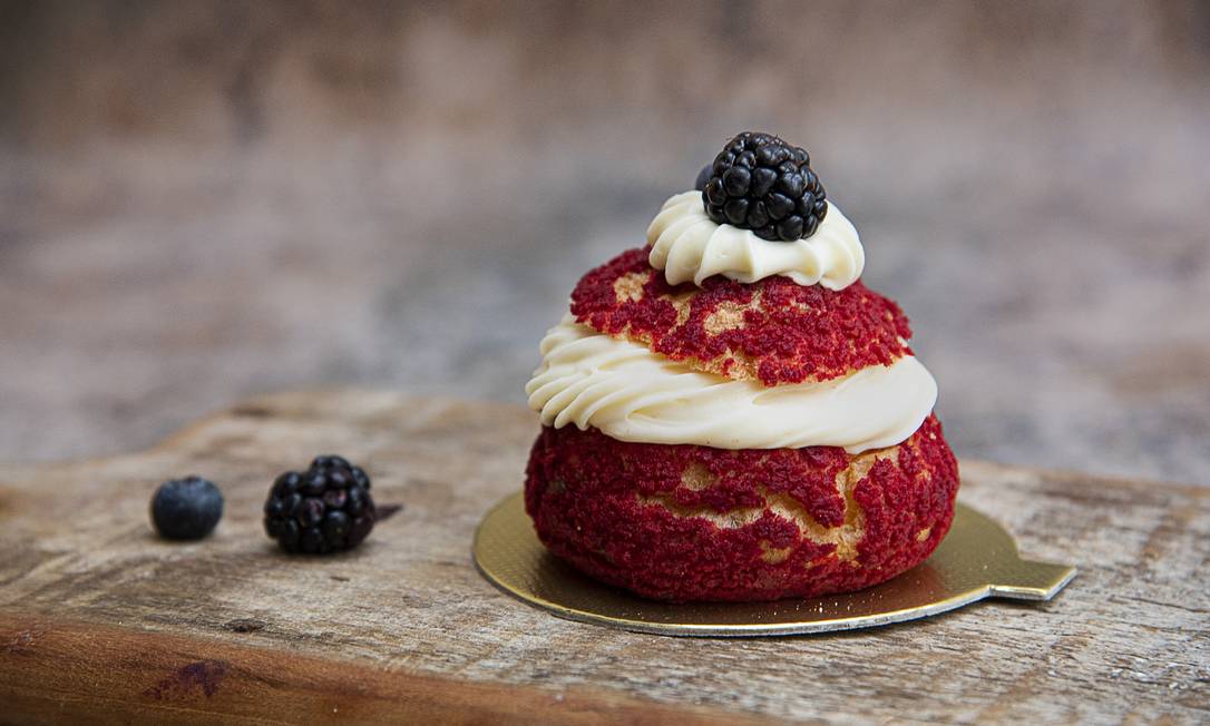 Choux de frutas vermelhas do Le Blé, em São Paulo Foto: Ligia Skowronski