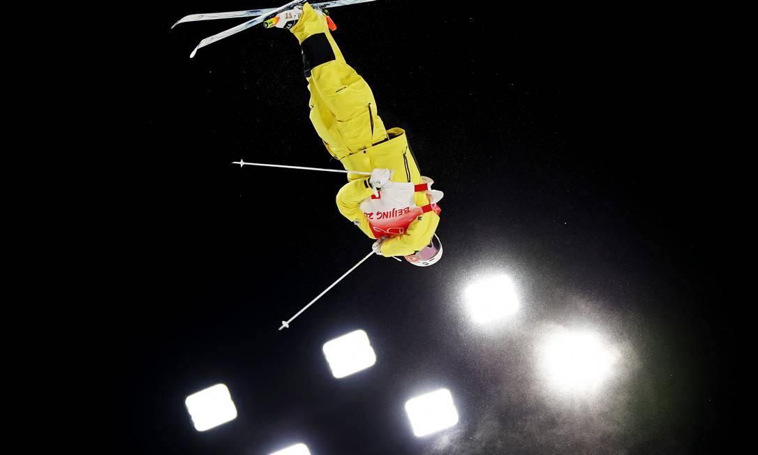 Pavel Kolmakov do Cazaquisto durante treinamento no Genting Snow Park, em Zhangjiako Foto: LISI NIESNER / REUTERS