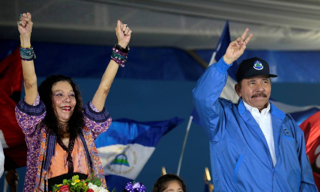 Daniel Ortega ao lado de Rosario Murillo Foto: OSWALDO RIVAS / Reuters/13-10-2018