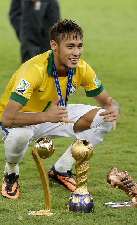 Neymar comemora título da Copa das Confederações Foto: Ivo Gonzalez