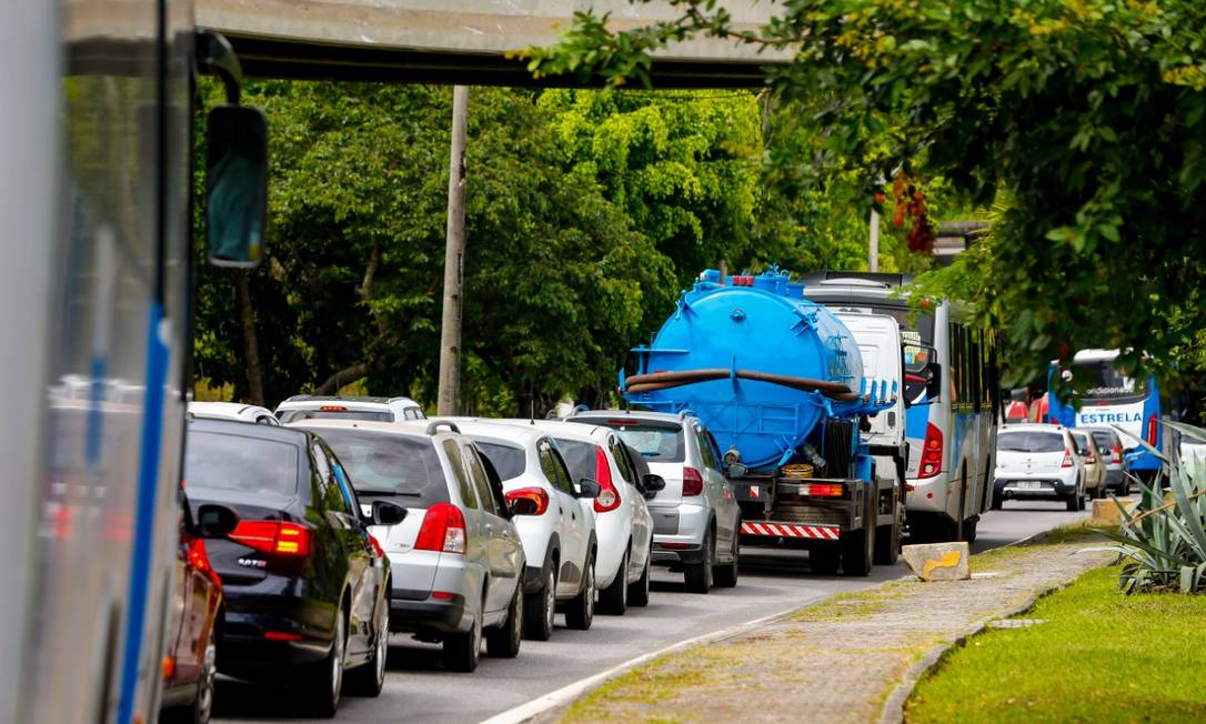 Acesso à Avenida Feliciano Sodré congestionado: aplicativo da NitTrans vai ajudar a encontrar as melhores rotas Foto: ROBERTO MOREYRA/9-12-21