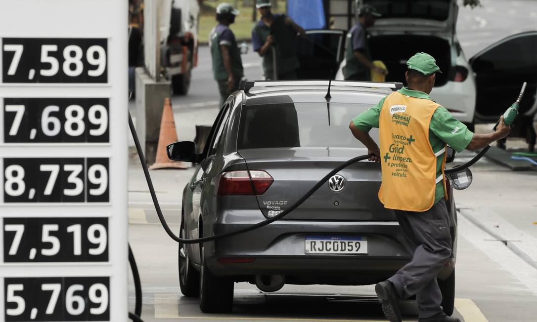 Preços da gasolina não para de subir nos postos Foto: Gabriel de Paiva / Agência O Globo