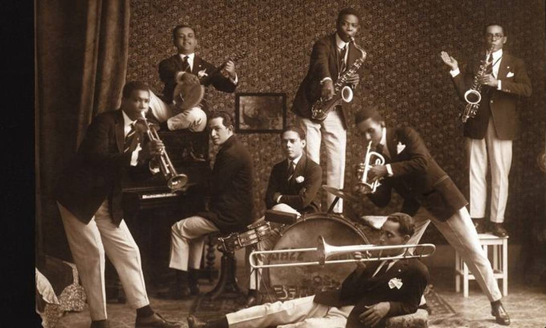 Imagem do conjunto Os Oito Batutas, que fez uma turnê em Paris em 1922 Foto: Reprodução
