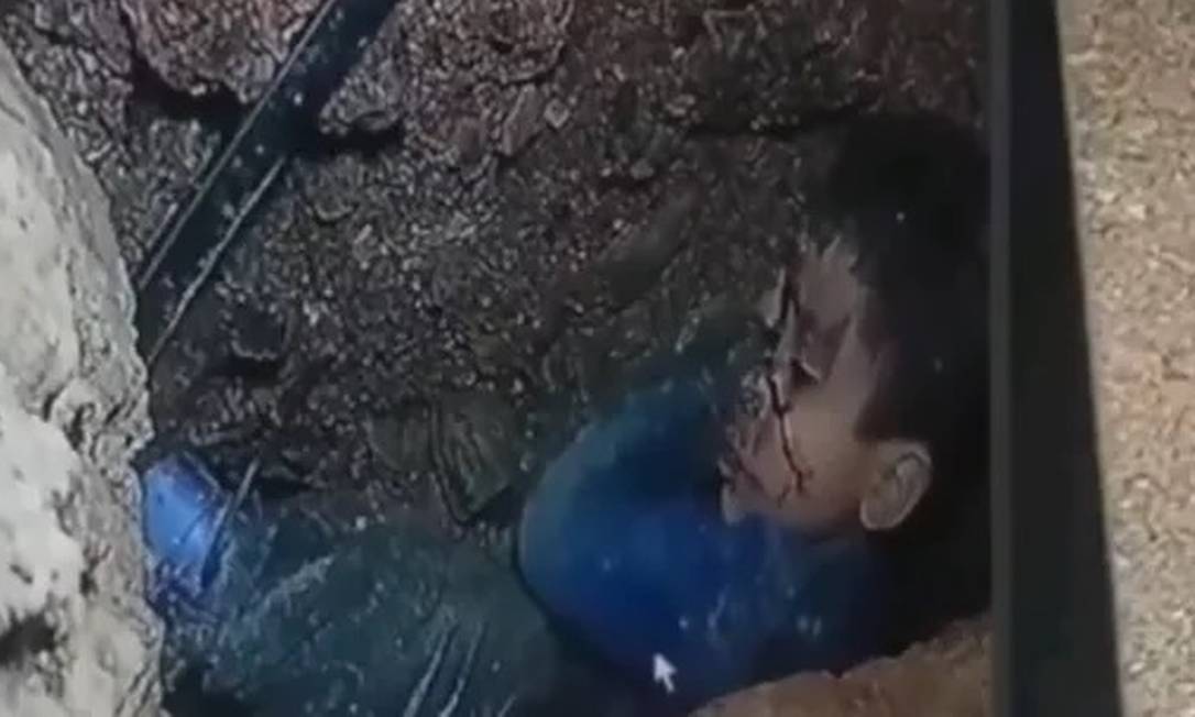 O menino que caiu em um poço de 32 metros no Marrocos Foto: Reprodução
