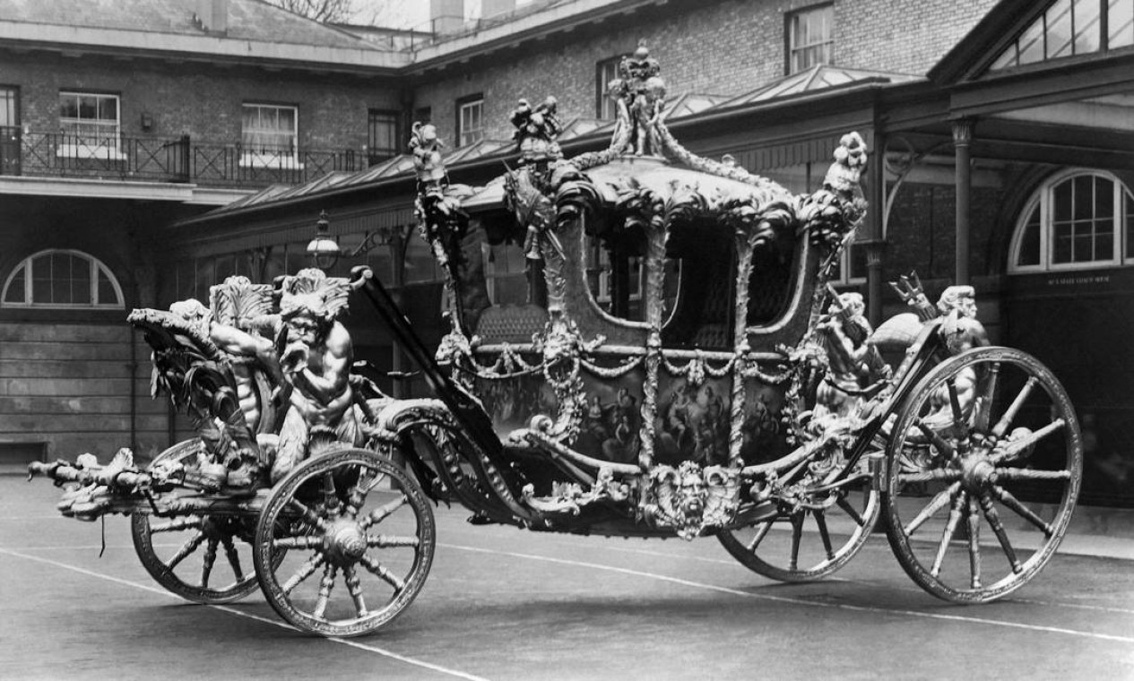 Foto tirada em janeiro de 1952 mostrando a carruagem da futura rainha Elizabeth II. A princesa Elizabeth II será coroada em 2 de junho de 1953. Foto: Arquivo / AFP