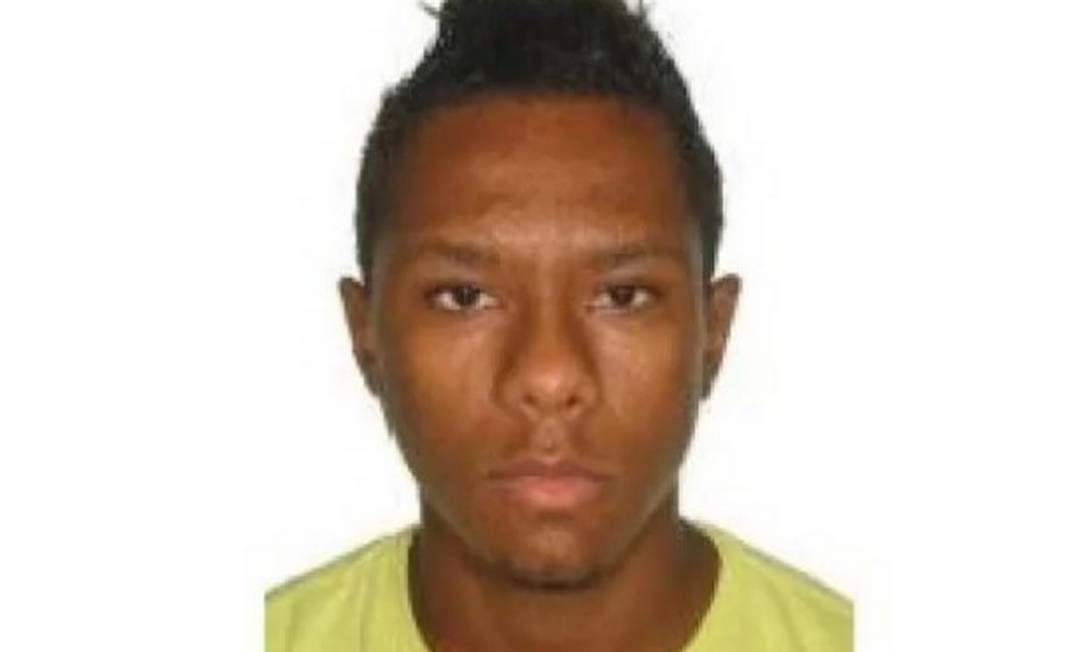 Jeferson Barbosa dos Santos, de 26 anos, é suspeito de assassinar mãe e filha Foto: Polícia Civil / Divulgação