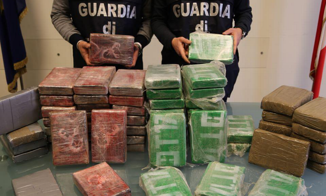 Tabletes de cocaína enviados do Rio e apreendidos na Itália Foto: Divulgação