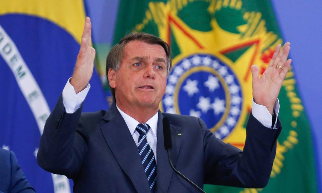 O presidente Jair Bolsonaro gesticula durante um discurso em Brasília Foto: SERGIO LIMA / AFP 2-2-22
