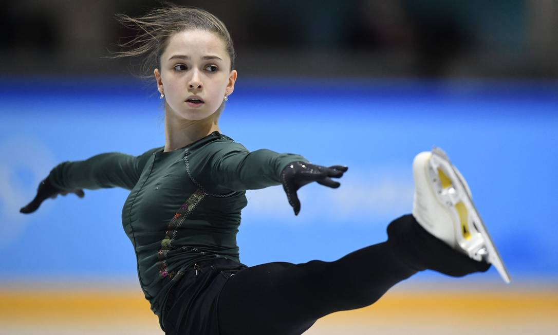 Kamila Valieva, estrela da patinação artística da Rússia, testou positivo para substância proibida Foto: TOBY MELVILLE / REUTERS