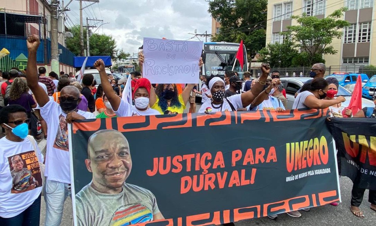 Movimentos pedem justiça para o caso de Durval, morto por vizinho em São Gonçalo Foto: Márcia Foletto