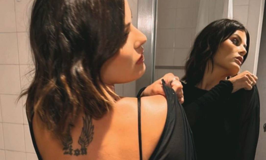 Isabeli Fontana mostra tatuagem no bumbum Foto: Reprodução