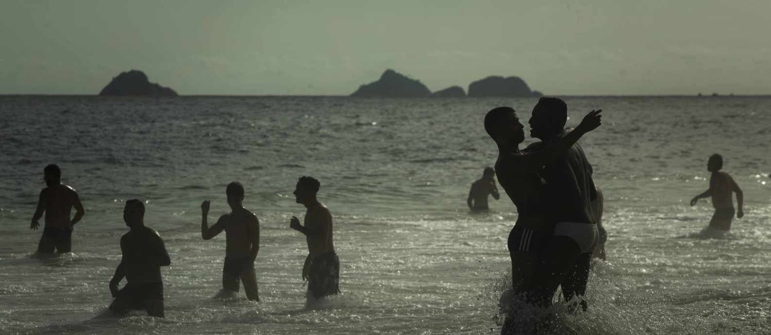 A Praia de Ipanema, no trecho em frente à Rua Farme de Amoedo, foi eleita a segunda melhor praia gay do mundo Foto: Guito Moreto / Agência O Globo