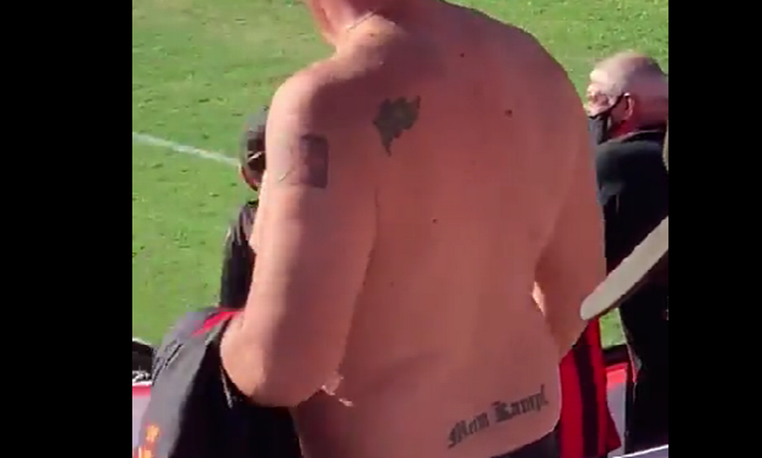 Homem com tatuagem nazista foi expulso da arquibancada de partida do Brasil de Pelotas Foto: Reprodução Redes Sociais