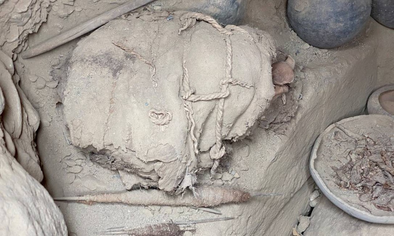Tumba onde 14 múmias foram encontradas complexo arqueológico de Cajamarquilla, Peru Foto: STRINGER / REUTERS