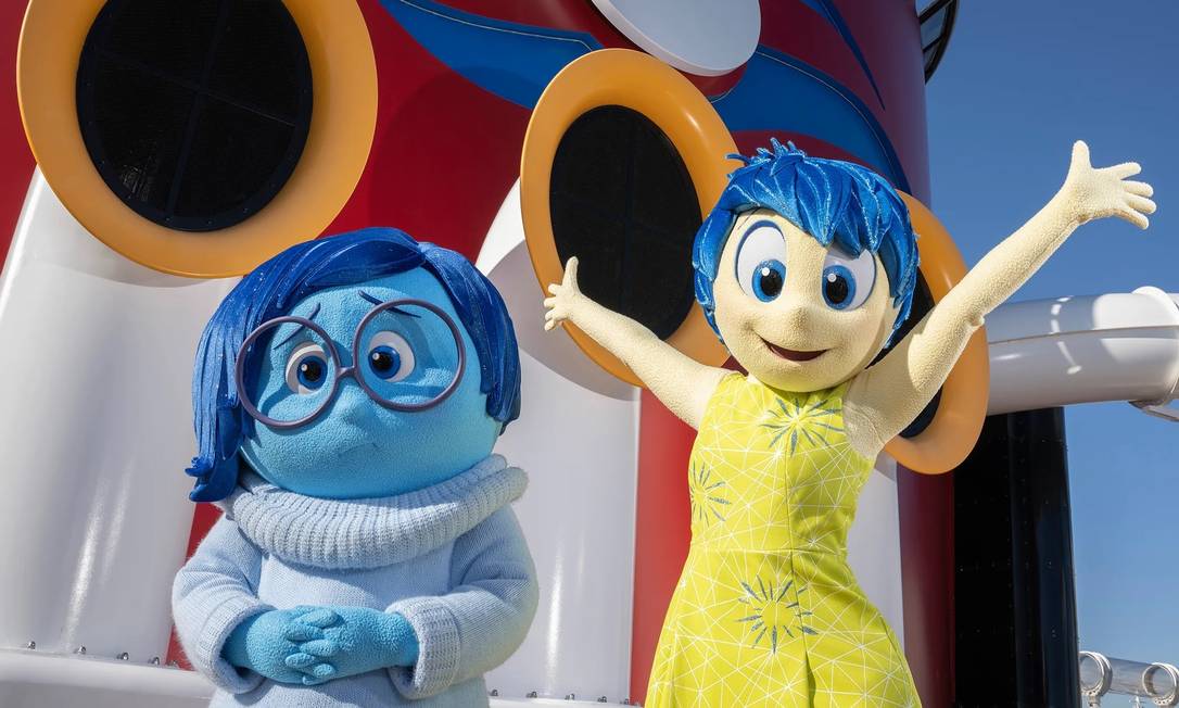 O Pixar Day at Sea, evento temático a bordo do navio Disney Fantasy em 2023, terá a presença de personagens do filme 'Divertida mente' Foto: Disney Cruise Line / Divulgação