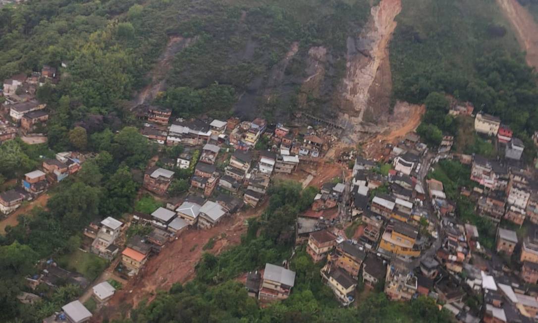A maior incidência de deslizamentos ocorreu nos baiirros Centro, Quitandinha, Caxambu, Alto da Serra e Castelânea Foto: Genilson Araújo / Agência O Globo