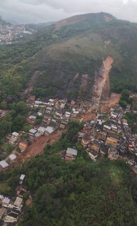 A maior incidência de deslizamentos ocorreu nos baiirros Centro, Quitandinha, Caxambu, Alto da Serra e Castelânea Foto: Genilson Araújo / Agência O Globo