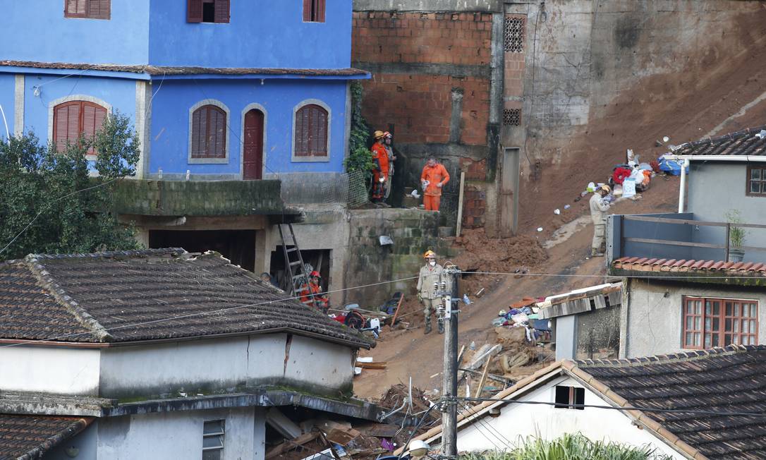 Deslizamento na Vila Felipe, no Alto da Serra Foto: Fabiano Rocha / Agência O Globo